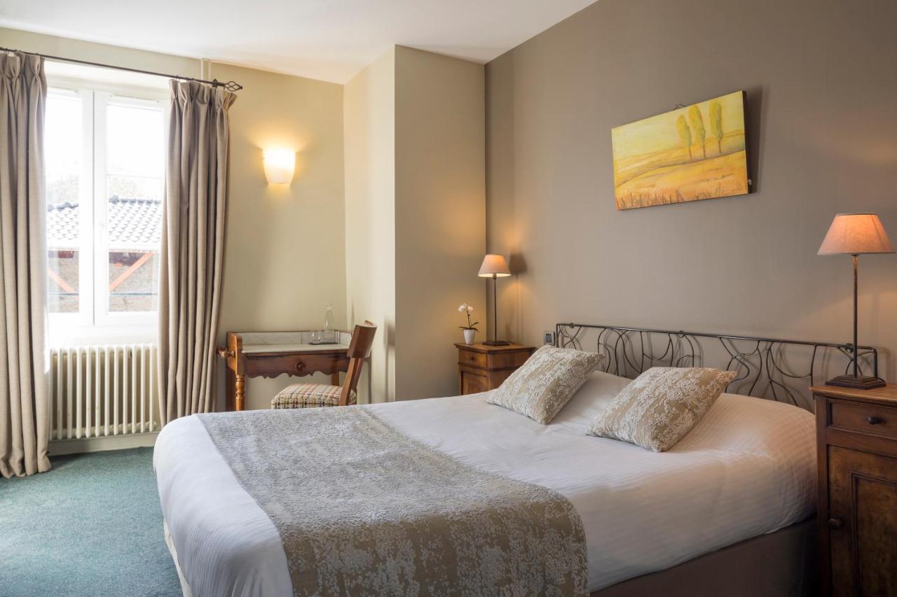 Le Relais Du Catey Hotel L'Isle-d'Abeau Eksteriør billede